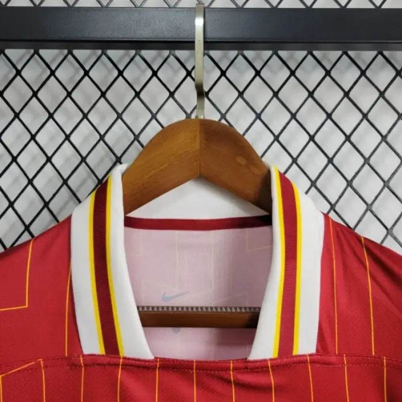 24-25 Liverpool home Football kit - Footyb