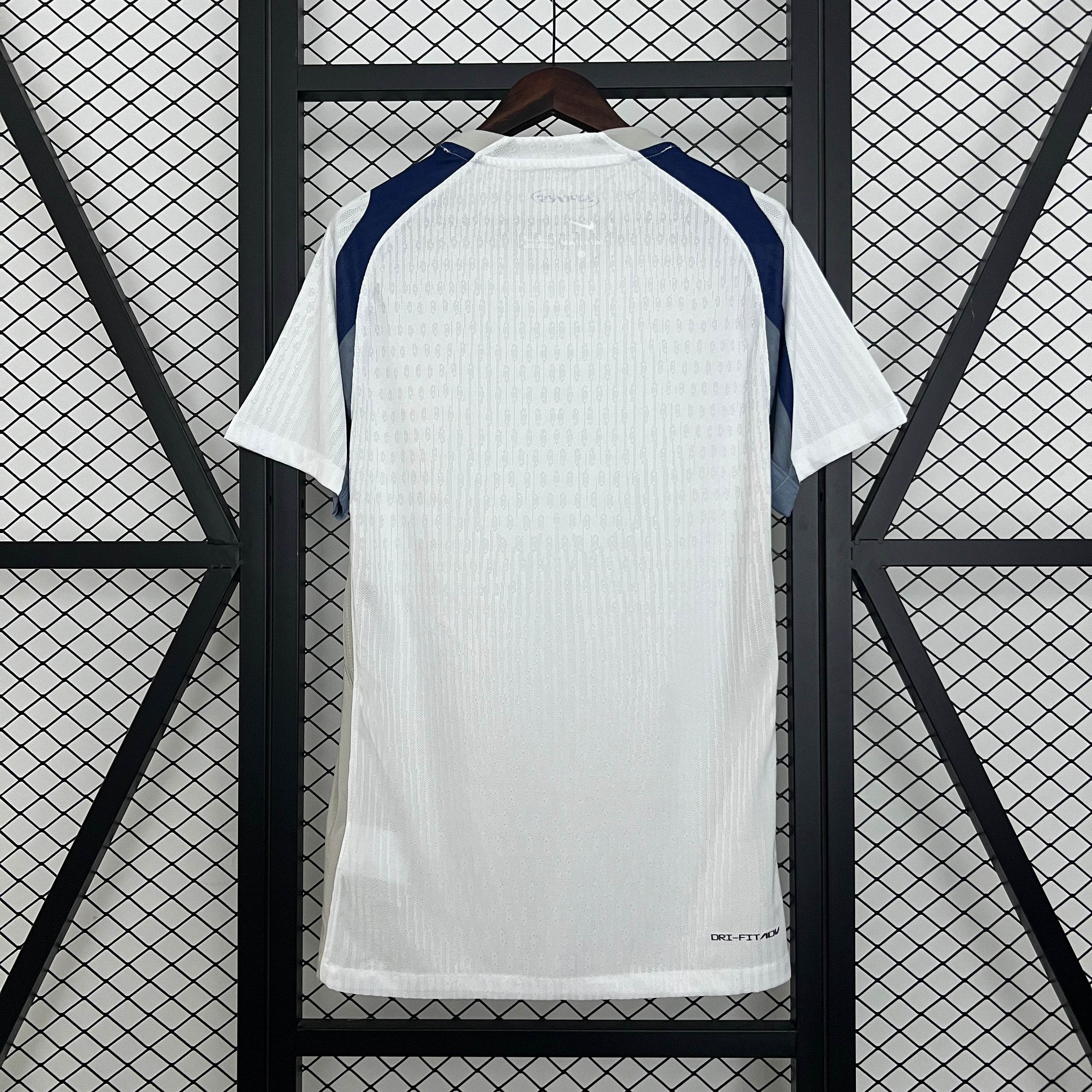 25-26 Tottenham Home kit - Footyb