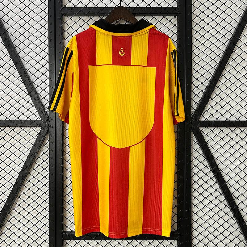 99-00 Galatasaray Home Football kit - Footyb