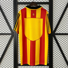 99-00 Galatasaray Home Football kit - Footyb