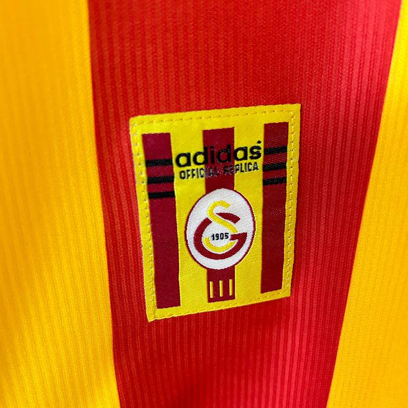 99-00 Galatasaray Home Football kit - Footyb
