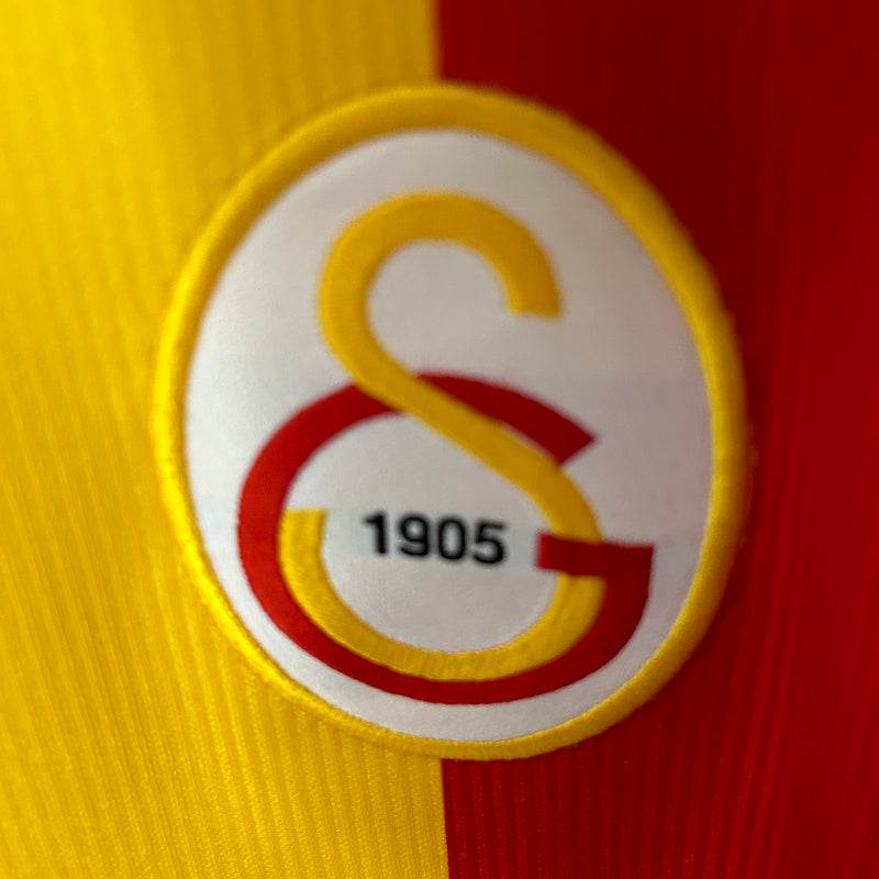 99-00 Galatasaray Home Football kit - Footyb
