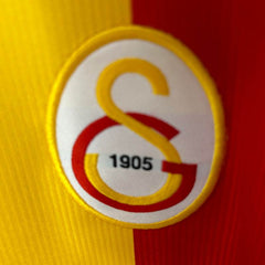 99-00 Galatasaray Home Football kit - Footyb