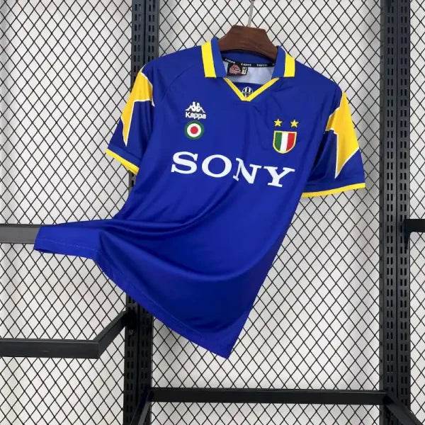 1995-1996 Juventus away Football kit - Footyb