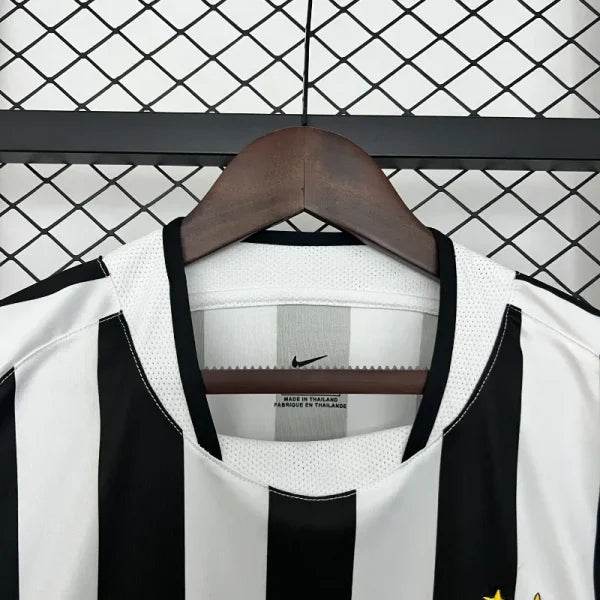 2003-2004 Juventus home Football kit - Footyb
