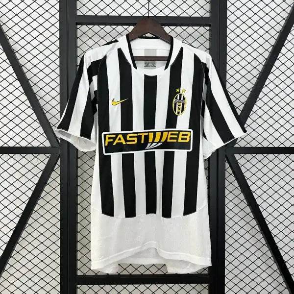 2003-2004 Juventus home Football kit - Footyb