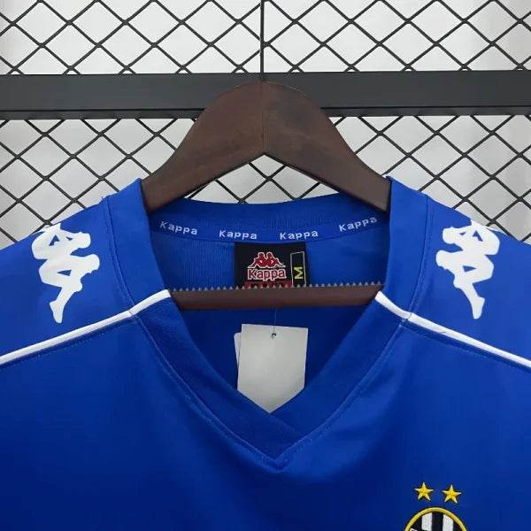 1999-2000 juventus away Football kit - Footyb
