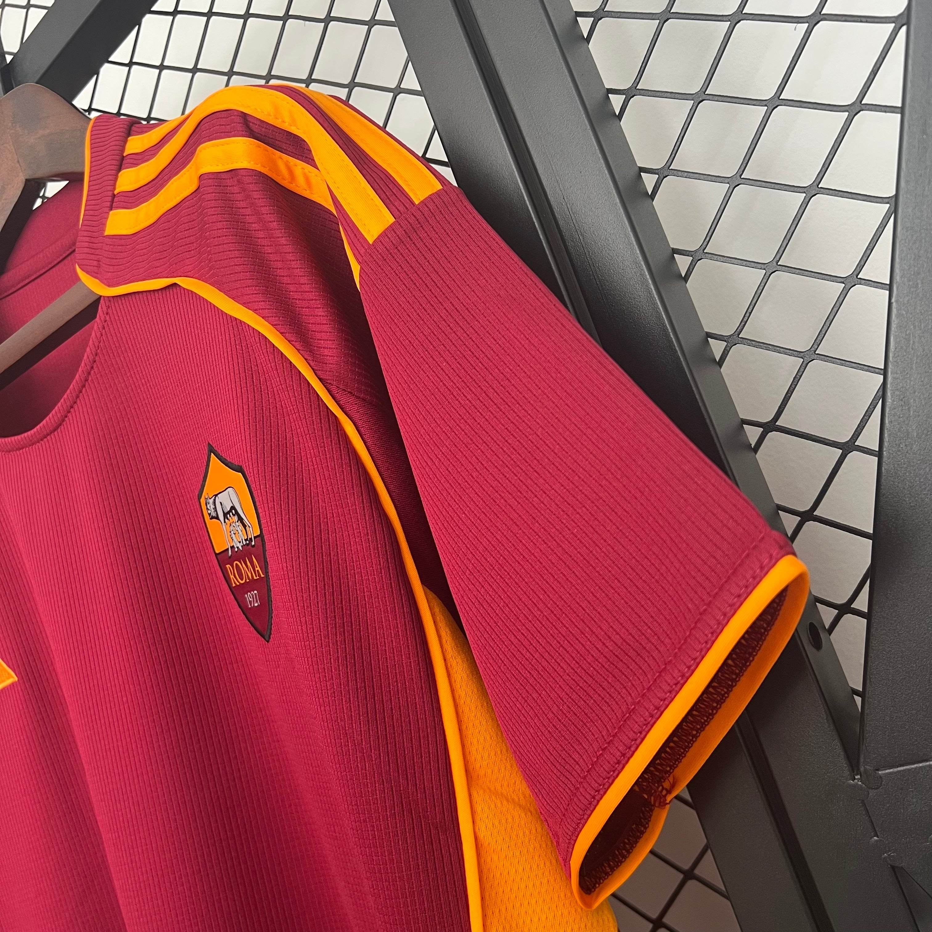 25-26 Roma Home kit - Footyb