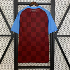 Aston Villa 11/12 Home Football kit - Footyb
