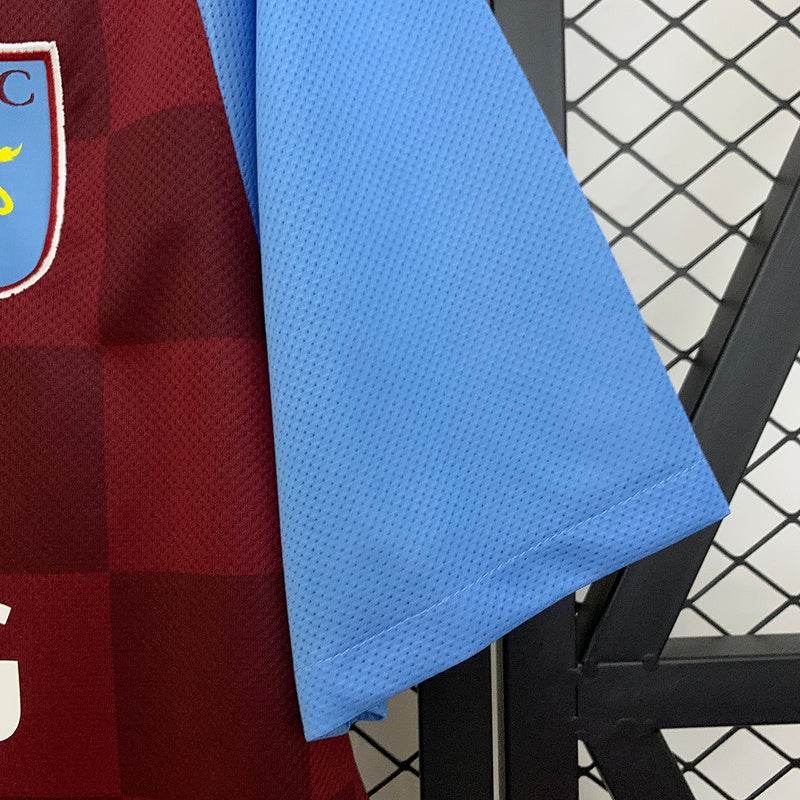 Aston Villa 11/12 Home Football kit - Footyb