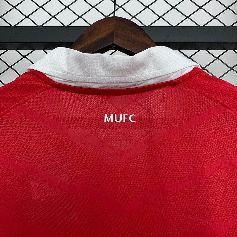 Manchester United 10/11 Home Football kit - Footyb