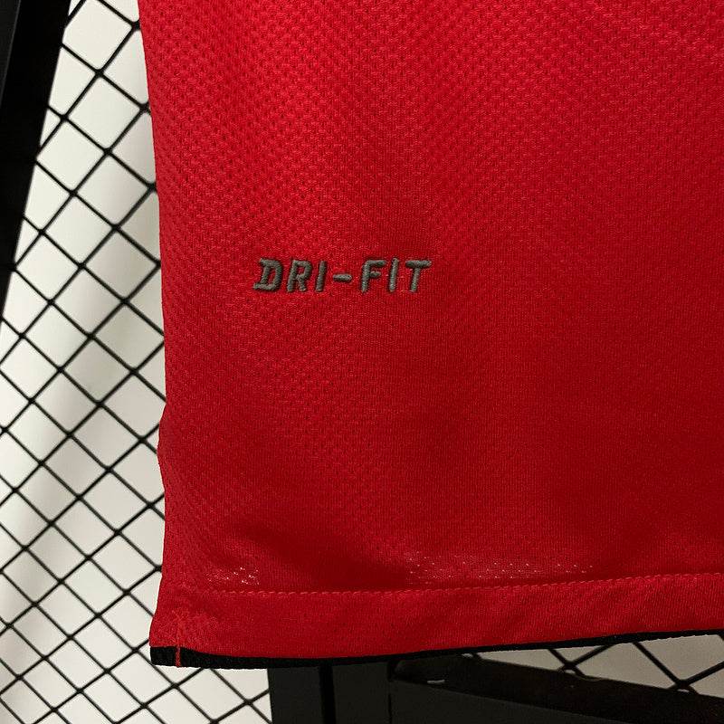 Manchester United 10/11 Home Football kit - Footyb