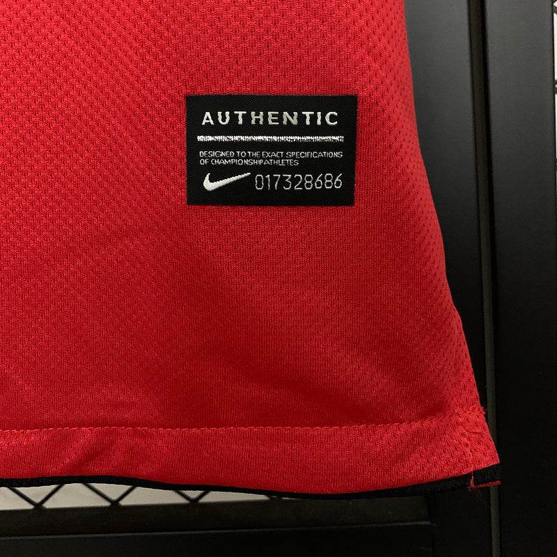 Manchester United 10/11 Home Football kit - Footyb