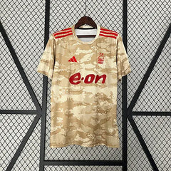 23/24 Nottingham Forest Training Wear Football kit