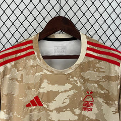 23/24 Nottingham Forest Training Wear Football kit