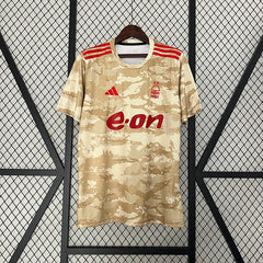 23/24 Nottingham Forest Training Wear Football kit