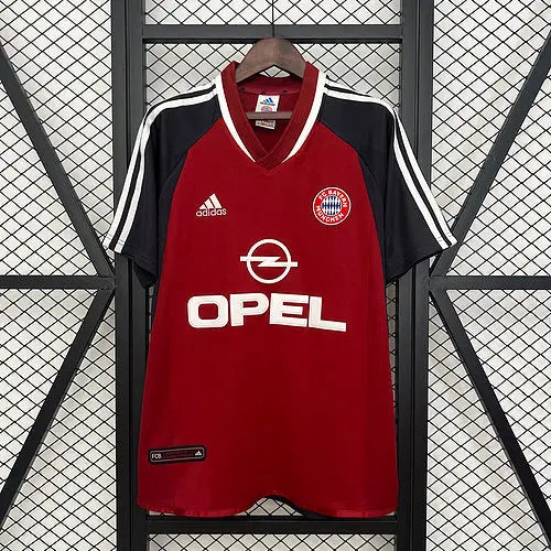 Bayern Munich 01/02 Home Football kit