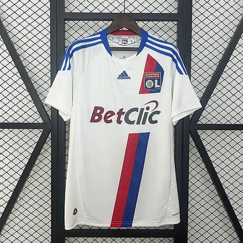 Lyon 10/11 Home Football kit