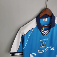 Manchester City 99/01 home Football kit