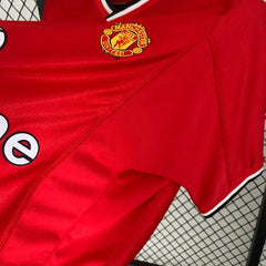 Manchester United 00/02 Home Football kit