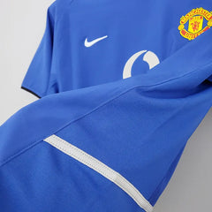 Manchester United 02/04 away Football kit