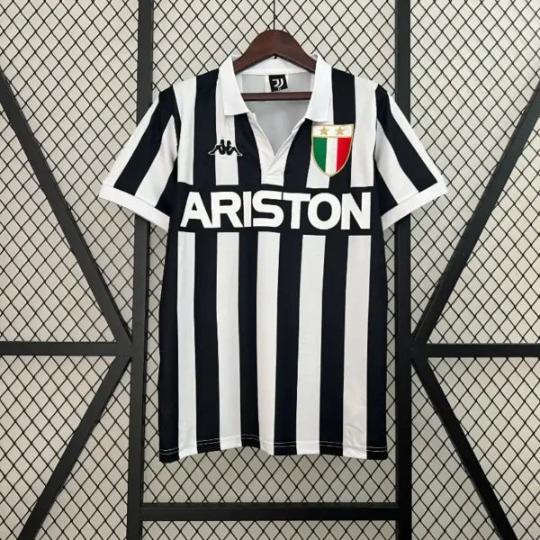 1984-1985 Juventus home Football kit