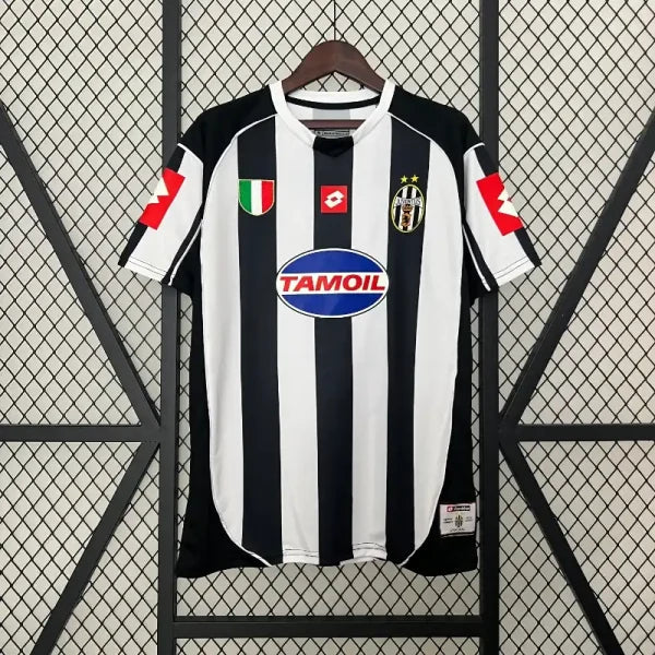 2002-2003 Juventus home Football kit