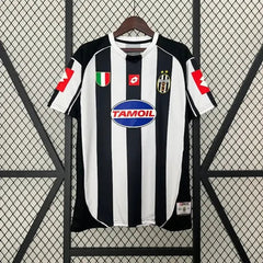 2002-2003 Juventus home Football kit