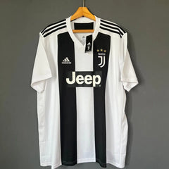 2018-19 Juventus Home Kit