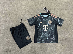 24-25 Bayern away kit